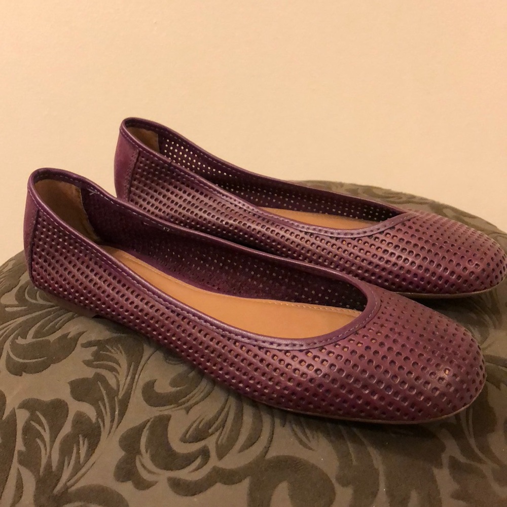 Plum colored flats. Arezzo from Brazil NEVER WORN